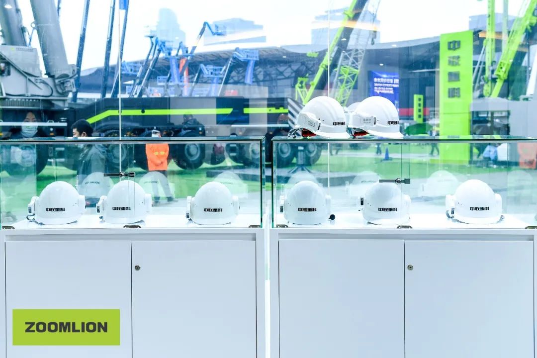 华微软件智能头盔产品亮相2020上海宝马展.jpg