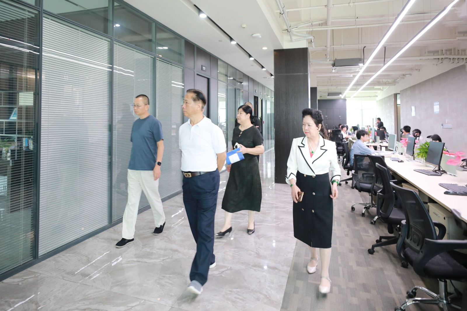 昭信集团、北鱼专精特新孵化器领导专家一行到访华微软件参观交流 昭信集团、北鱼专精特新孵化器领导专家一行到访华微软件参观交流