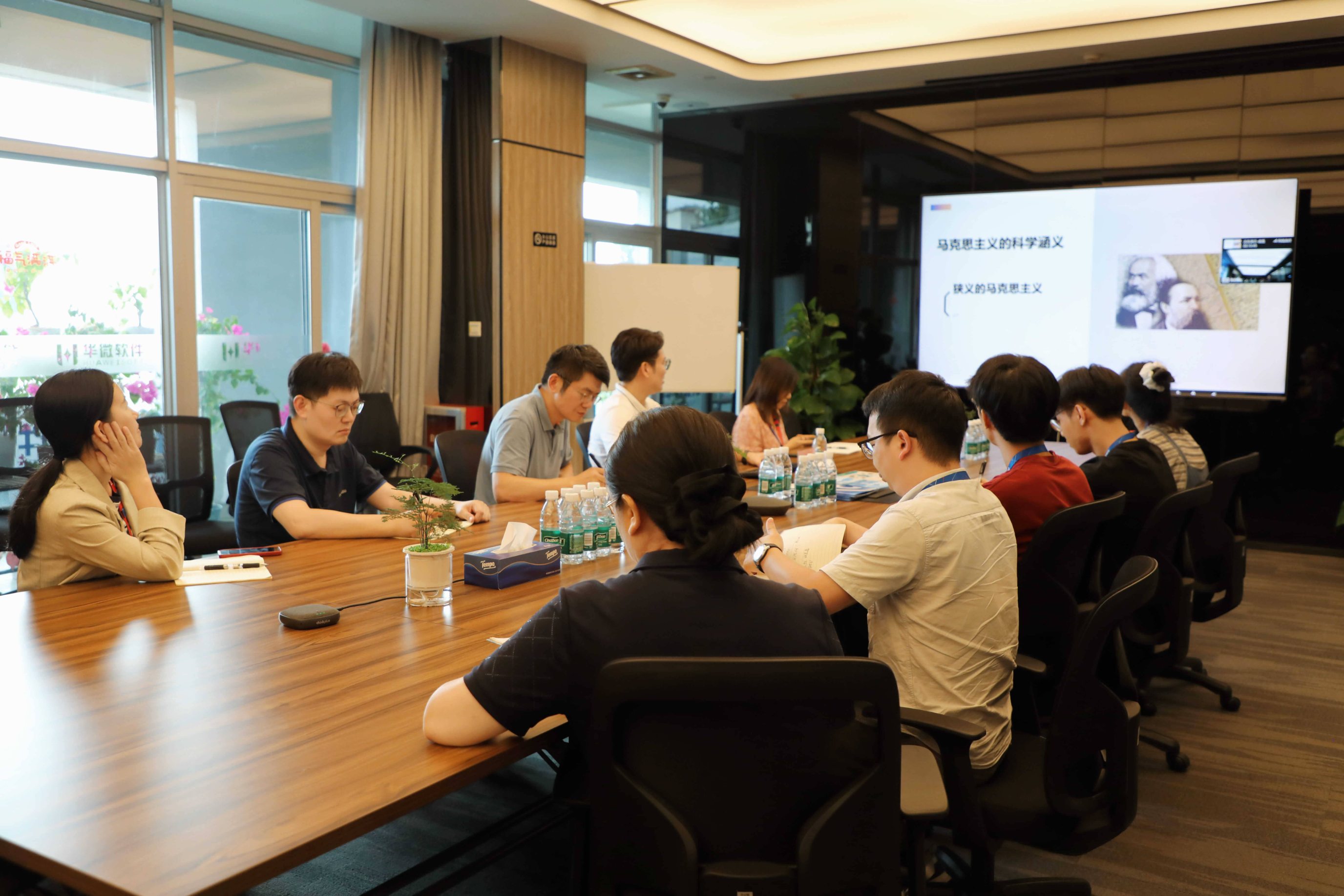 专题党课学习现场