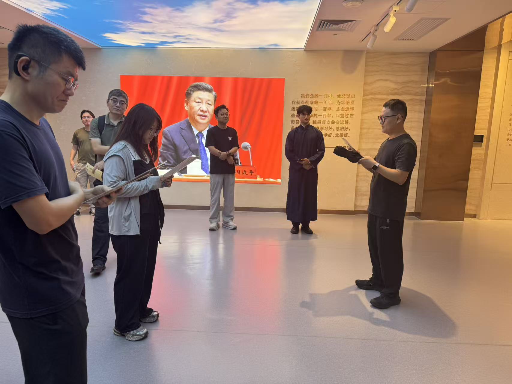 华微软件党支部党日活动 华微软件党支部党日活动
